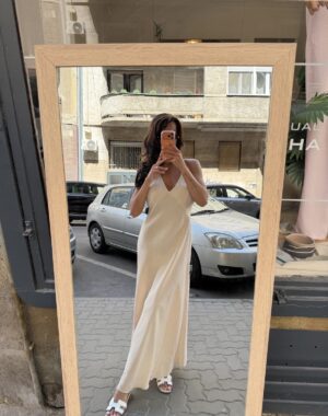 bézs hosszú ruha hátdísszel allsize